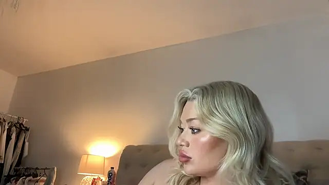 blissdimicco online show from January 31, 7:11 pm