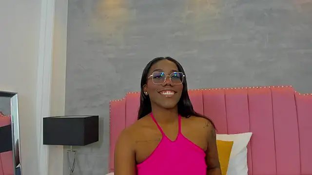 Alaia Colins online show from November 12, 3:37 am