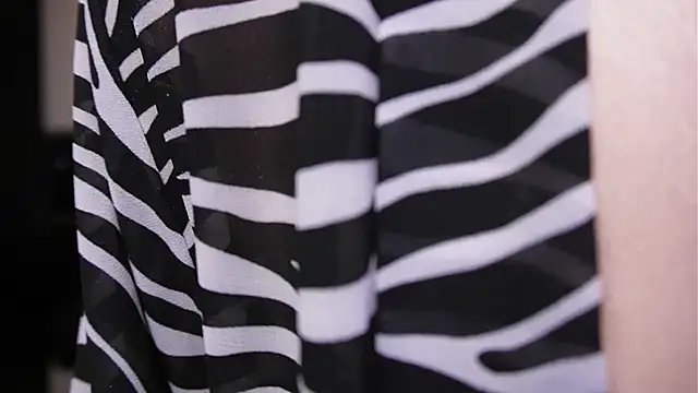 Sofa 01 online show from February 25, 4:05 pm