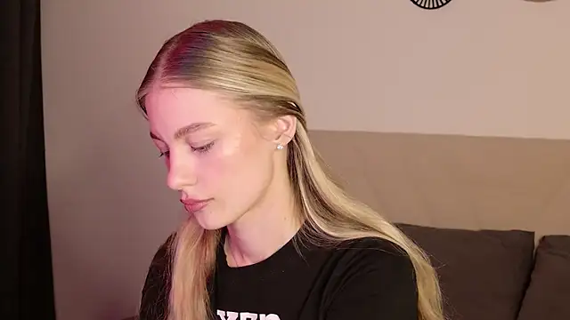 GabriellaOlsen online show from April 11, 5:49 pm