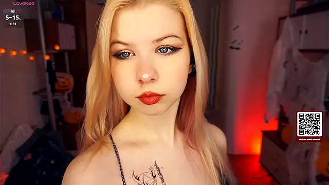 LynetHakes online show from November 6, 4:40 am