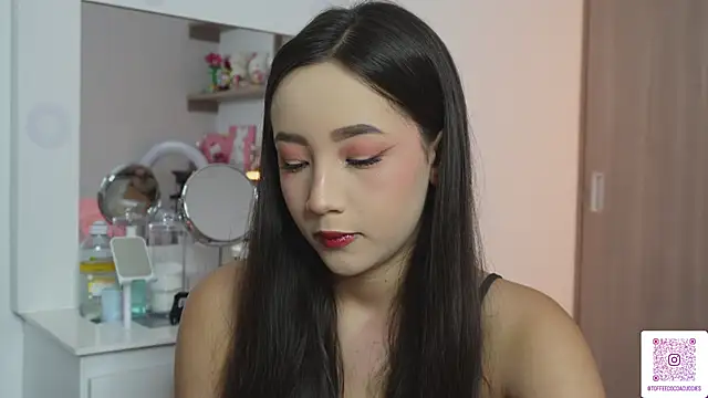 sophi lii online show from March 13, 2:35 am