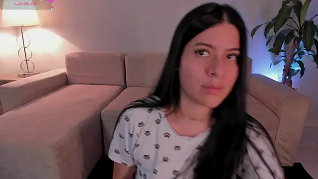 Hannah Jonhson online show from April 25, 4:26 am