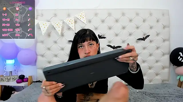 Snapshot of esmeralda06 chatting on October 11, 4:20 pm esmeralda06 online show from October 11, 4:20 pm