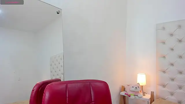 Snapshot of esmeralda06 chatting on September 25, 3:44 pm esmeralda06 online show from September 25, 3:44 pm