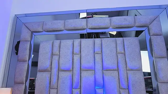 Bonet iris online show from April 1, 7:22 pm