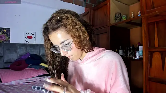 Isangel  online show from October 22, 3:00 am