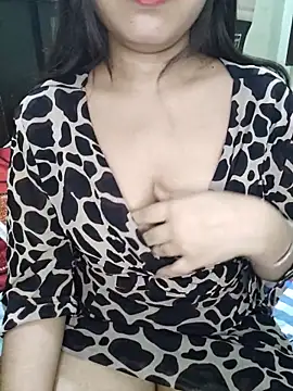 JANVI MISHRA1 online show from May 5, 6:11 pm