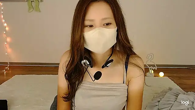 Snapshot of hinano_JP chatting on October 6, 2:28 am hinano JP online show from October 6, 2:28 am