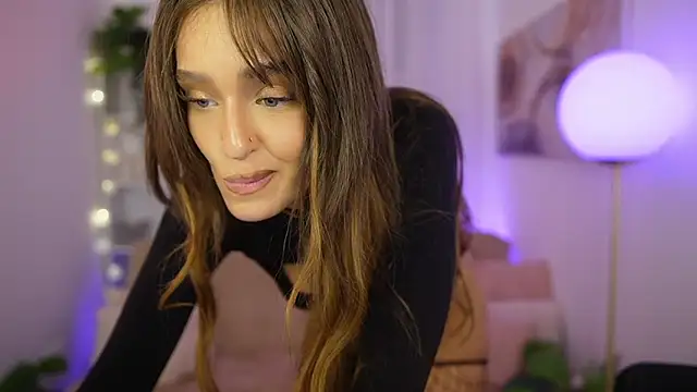 Clara Nia online show from February 8, 8:23 pm