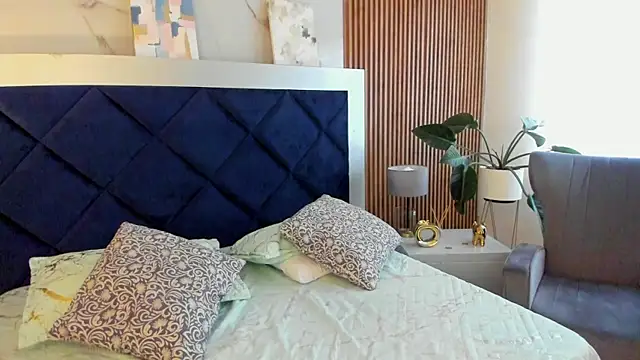 IsabelaWoods online show from April 18, 9:58 pm