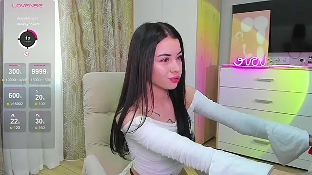  dkny  online show from February 25, 11:09 am