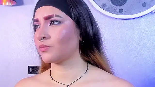 Shanntal  online show from November 5, 7:52 pm