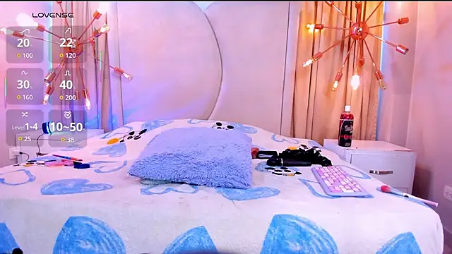 zoe taylorr1 online show from December 1, 12:41 pm