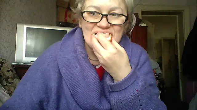 Mayya4321 online show from February 1, 8:35 am