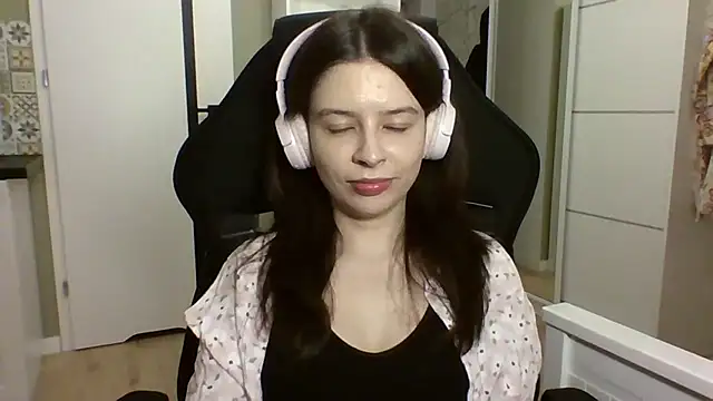 LariceSexy online show from April 18, 7:07 pm