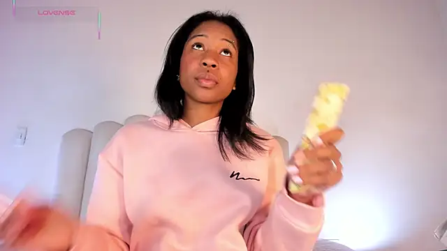 Zaira Rose  online show from November 24, 1:46 pm