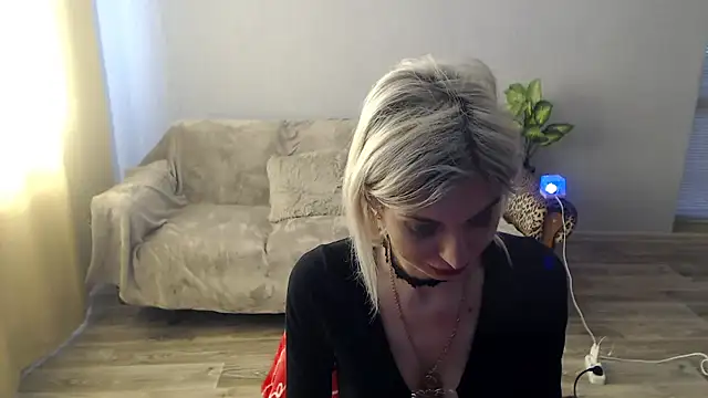 SexyBeatriice online show from March 15, 7:32 am