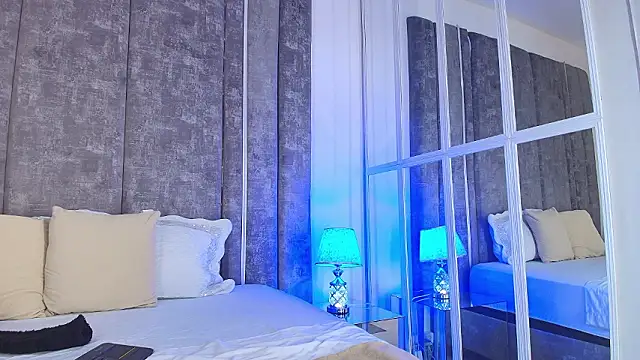 AliDiaz  online show from February 23, 7:35 pm