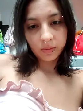 Maiden-Hot online show from November 20, 9:49 pm