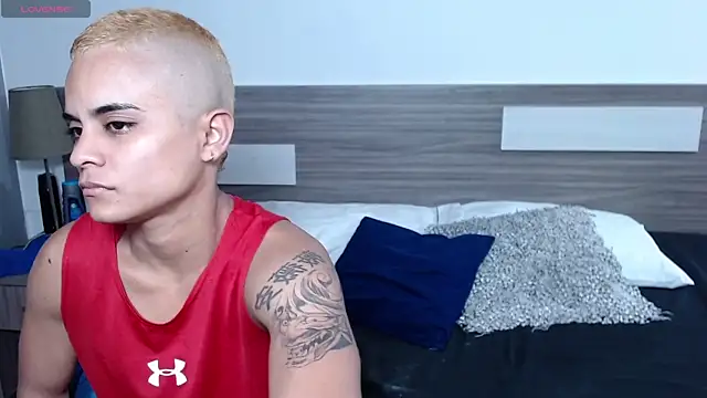 Liiamthompson online show from January 7, 9:56 am