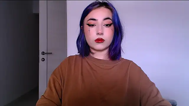 Snapshot of purplewitch chatting on October 2, 6:29 am purplewitch online show from October 2, 6:29 am