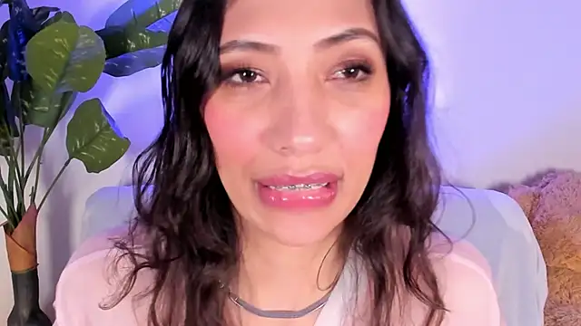 Miss veronicaa2 online show from April 27, 1:30 pm