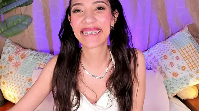 Miss veronicaa2 online show from June 3, 2:33 pm
