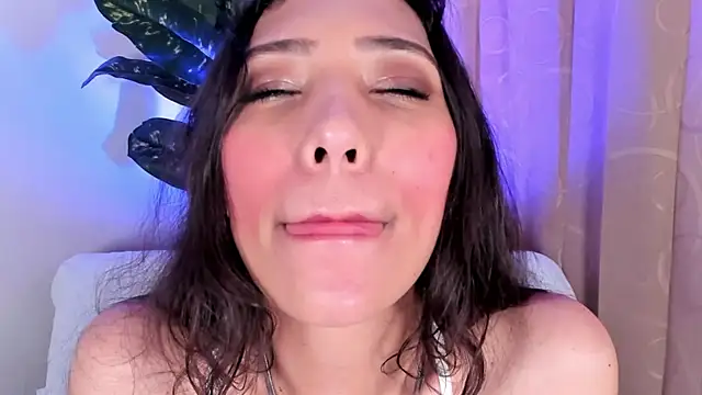 Miss veronicaa2 online show from April 28, 1:15 pm