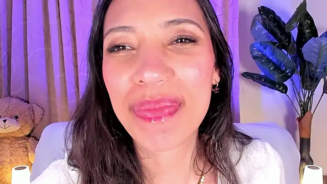 Miss veronicaa2 online show from February 19, 12:21 am