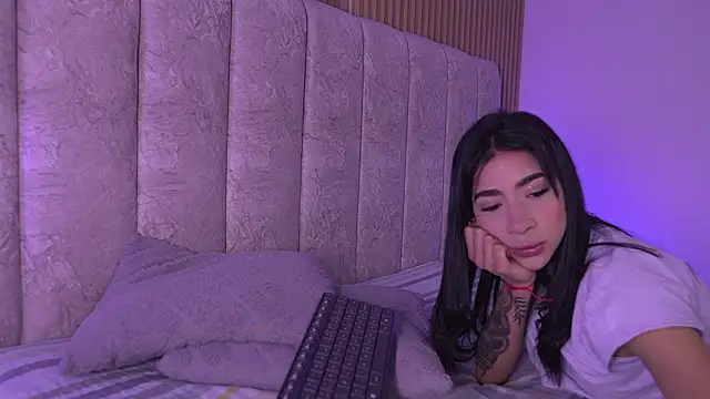 sara lopee1 online show from March 23, 12:00 pm