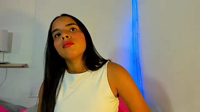 Roxy Stonee online show from January 6, 7:28 pm