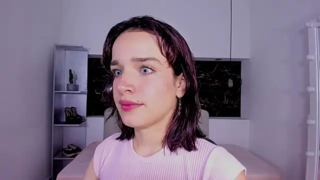 Annyrosee online show from February 3, 8:12 pm