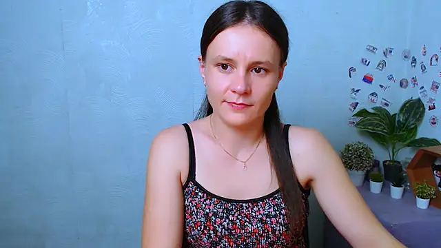 ValeriaHeart  online show from December 18, 8:13 pm