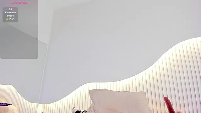 Lia Guzman online show from March 15, 3:52 am