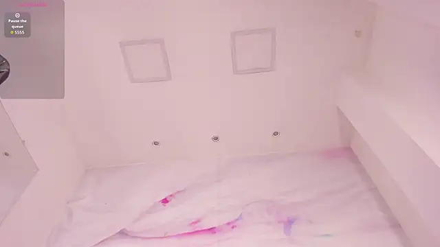 Lia Guzman online show from November 30, 3:43 am