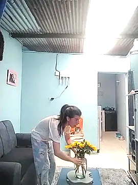 Ariell Kieran online show from April 4, 7:34 pm