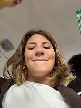 Andrea18 blonde online show from December 5, 12:28 pm