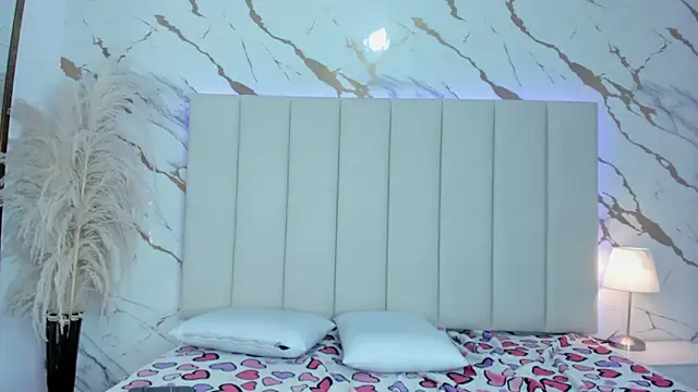  Emma whiitee  online show from November 21, 1:35 pm