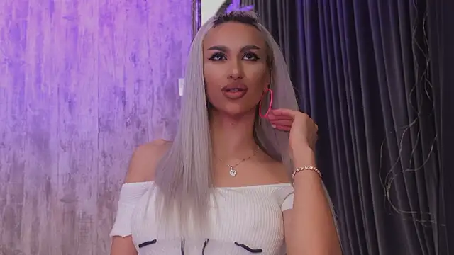 KarlaBart online show from February 3, 8:12 pm