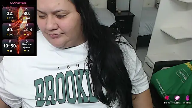 Snapshot of Aaliyah11 chatting on October 15, 2:03 am Aaliyah11 online show from October 15, 2:03 am