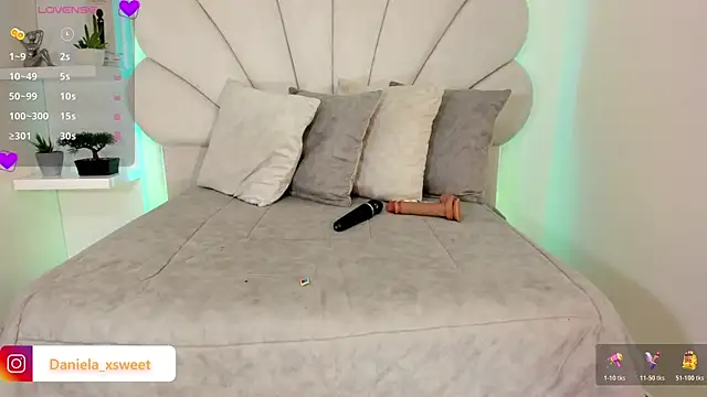 Danielaangelina online show from March 27, 6:04 am