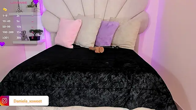 Danielaangelina online show from March 14, 5:52 am