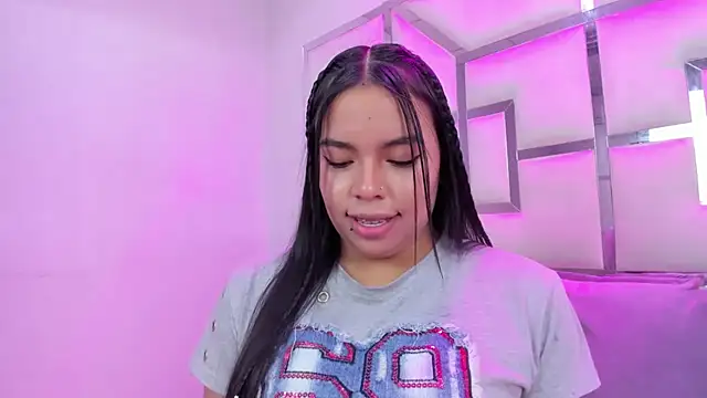 ZoeWan69 online show from April 11, 1:48 pm