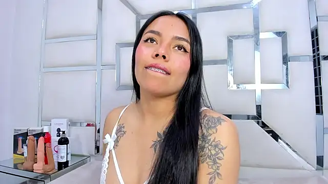 ZoeWan69 online show from November 19, 2:50 pm