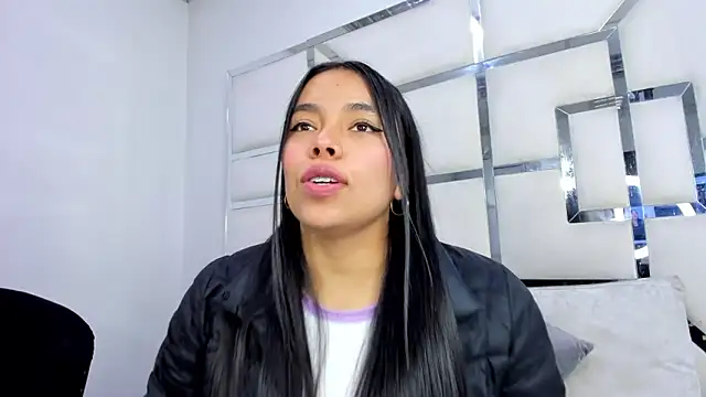 ZoeWan69 online show from October 27, 12:44 pm