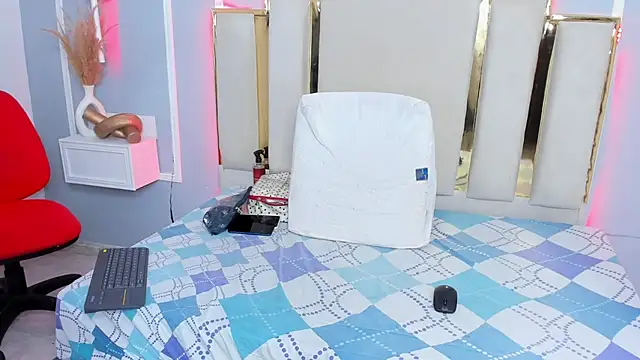 emmysandoval online show from October 6, 1:17 pm