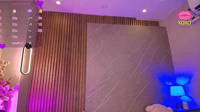 ariana jhonson1 online show from April 15, 12:49 pm