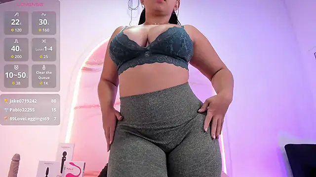 Snapshot of Sofii_Lopezz chatting on October 21, 12:53 pm Sofii Lopezz online show from October 21, 12:53 pm