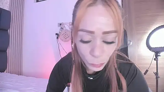 Ashlyaurora online show from April 23, 5:48 am